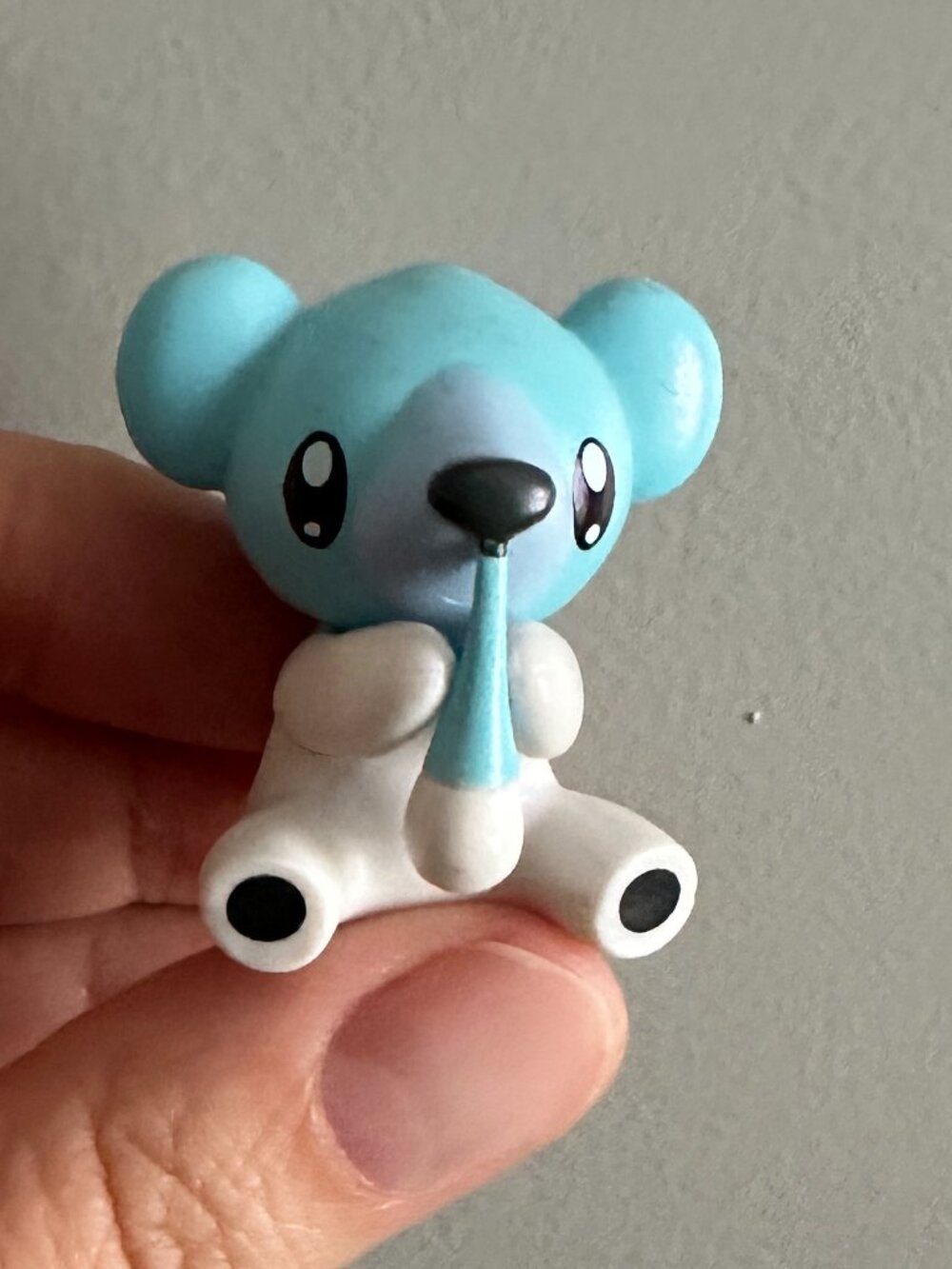 Pokemon Cubchoo Figure
